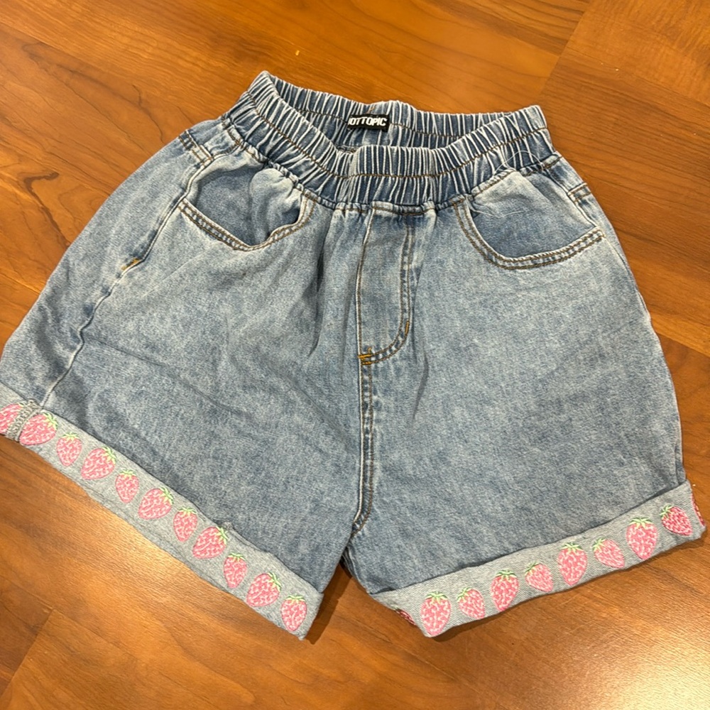 Hot Topic Strawberry Jean Shorts!